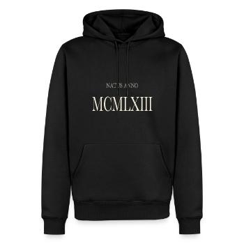 Natus Anno 1963 - Männer Premium Bio Hoodie - Schwarz - Vorne - Nico (187cm)