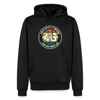 46e anniversaire pour que vous voyiez avec 46 cadeaux rétro - Sweat à capuche Premium bio Homme - noir - Devant - Nico (187cm)