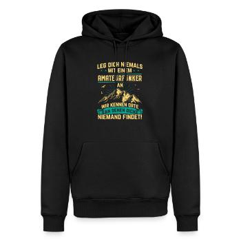 Lustige AmateurfunkerBerufsgruppe legt sich nie - Männer Premium Bio Hoodie - Schwarz - Vorne - Nico (187cm)
