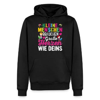 Kleine Menschen brauchen große Herzen wie Deins - Männer Premium Bio Hoodie - Schwarz - Vorne - Nico (187cm)