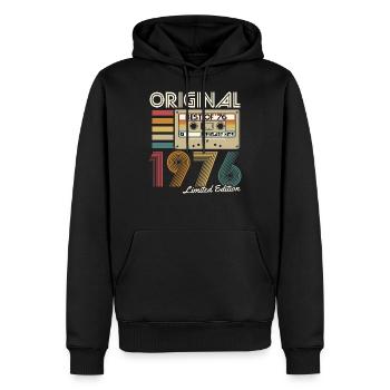 Jahrgang 1976 geboren Retro Kassette Geburtstag - Männer Premium Bio Hoodie - Schwarz - Vorne - Nico (187cm)