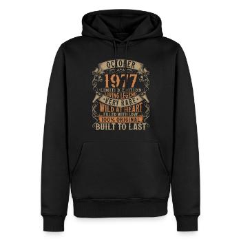 Octobre 1977 Cadeau d’anniversaire de naissance - Sweat à capuche Premium bio Homme - noir - Devant - Nico (187cm)