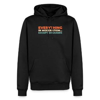 Sneakers - Männer Premium Bio Hoodie - Schwarz - Vorne - Nico (187cm)
