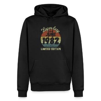 Legendary since June 1982 - Geburtstag - Männer Premium Bio Hoodie - Schwarz - Vorne - Nico (187cm)