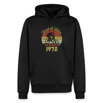 Anniversaire Vélo Vélo Novermber 1978 - Sweat à capuche Premium bio Homme - noir - Devant - Nico (187cm)