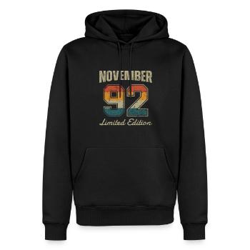 Date de naissance : Novembre 1992 - Edition Limitée Rétro - Sweat à capuche Premium bio Homme - noir - Devant - Nico (187cm)