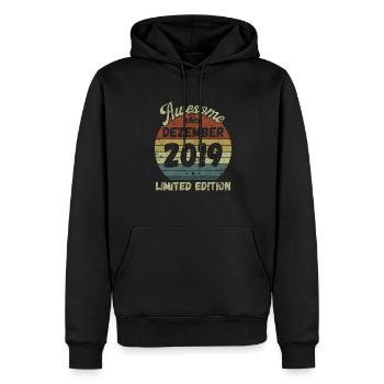 Awesome since December 2019 - Geburtstag - Männer Premium Bio Hoodie - Schwarz - Vorne - Nico (187cm)