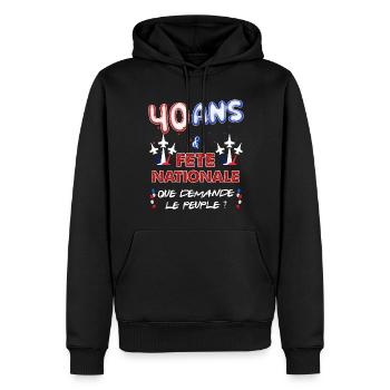 Anniversaire 40 ans Juillet Fête Nationale - Sweat à capuche Premium bio Homme - noir - Devant - Nico (187cm)