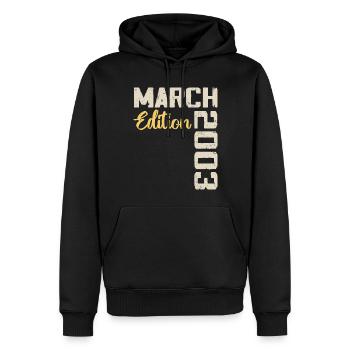 März 2003 Geburtstagsgeschenk März 2003 - Männer Premium Bio Hoodie - Schwarz - Vorne - Nico (187cm)