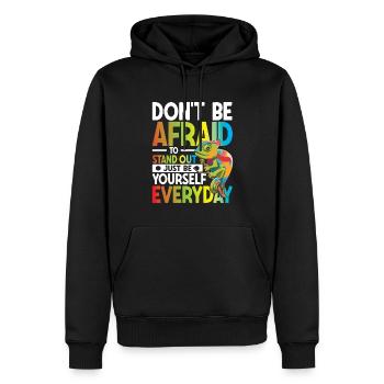 Don't Be Afraid To Stand Out Just Be Yourself - Männer Premium Bio Hoodie - Schwarz - Vorne - Nico (187cm)