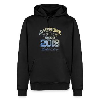 2019 awesome since - Männer Premium Bio Hoodie - Schwarz - Vorne - Nico (187cm)