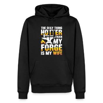 The Only Thing Hotter Than My Forge Is My Wife - Männer Premium Bio Hoodie - Schwarz - Vorne - Nico (187cm)