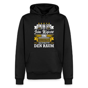 Achtung Seine Majestät Der Brunnenbauer Brunennbau - Männer Premium Bio Hoodie - Schwarz - Vorne - Nico (187cm)