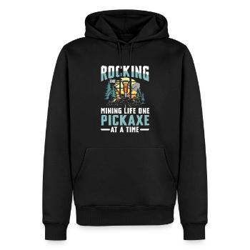 Rocking The Mining Life One Pickaxe At A Time - Männer Premium Bio Hoodie - Schwarz - Vorne - Nico (187cm)