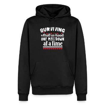 Surviving Motherhood one meltdown at a time - Männer Premium Bio Hoodie - Schwarz - Vorne - Nico (187cm)