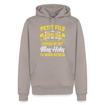 petit fils cadeau de ouf mais tu nous as déjà - Sweat à capuche Premium bio Homme - taupe - Devant - Nico (187cm)