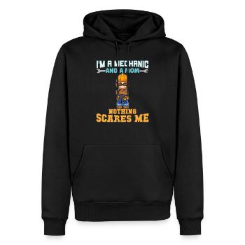 I'm A Mechanic And A Mom Nothing Scares Me - Männer Premium Bio Hoodie - Schwarz - Vorne - Nico (187cm)