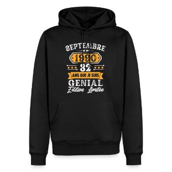 Cadeau D'anniversaire 32 Ans Septembre 1990 Rétro - Sweat à capuche Premium bio Homme - noir - Devant - Nico (187cm)