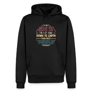 Ich Bin Nicht Klein, Ich Bin Nur Bodenständiger. - Männer Premium Bio Hoodie - Schwarz - Vorne - Nico (187cm)