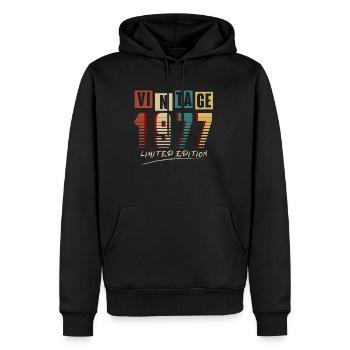 Jahrgang 1977: Limitierte Auflage - 48. Jubiläum. - Männer Premium Bio Hoodie - Schwarz - Vorne - Nico (187cm)