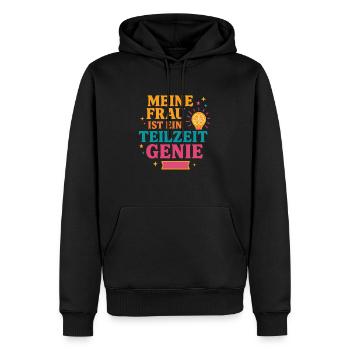 meine Frau ist ein TeilzeitGenie - Männer Premium Bio Hoodie - Schwarz - Vorne - Nico (187cm)