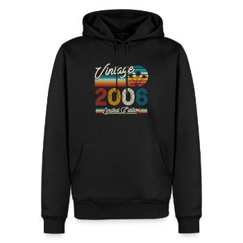 Vintage Geburtstagsgeschenk 2006 - 17/18 Jahre - Männer Premium Bio Hoodie - Schwarz - Vorne - Nico (187cm)