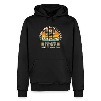 Geboren Legenden '49 - Männer Premium Bio Hoodie - Schwarz - Vorne - Nico (187cm)