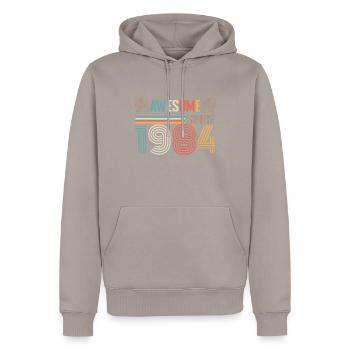 1984 Jubiläum seit 1984 Jahrgang 1984 - Männer Premium Bio Hoodie - Taupe - Vorne - Nico (187cm)