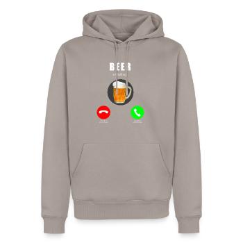 Bier ruft / Beer Is Calling - Men’s Premium Organic Hoodie - taupe - Front - Nico (187cm)