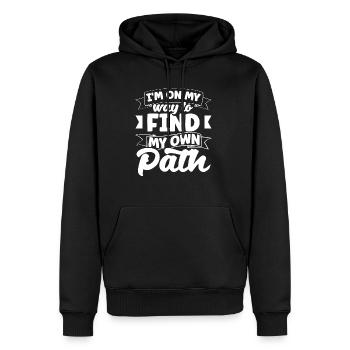 I'm on my way to find my own path - Männer Premium Bio Hoodie - Schwarz - Vorne - Nico (187cm)