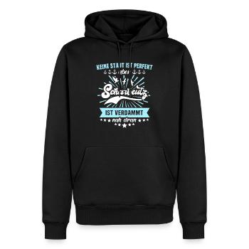 Scharbeutz Ostsee Scharbeutzer Urlaub - Männer Premium Bio Hoodie - Schwarz - Vorne - Nico (187cm)
