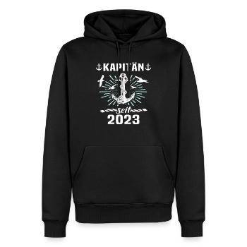 Kapitän 2023 Bootsführerschein Boot - Männer Premium Bio Hoodie - Schwarz - Vorne - Nico (187cm)