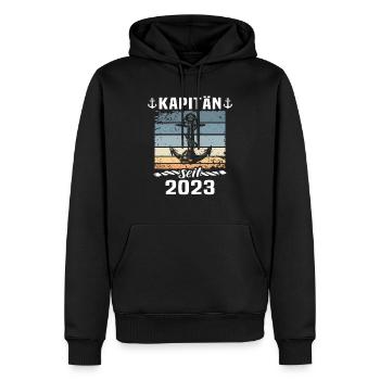 Kapitän 2023 Bootsführerschein Boot - Männer Premium Bio Hoodie - Schwarz - Vorne - Nico (187cm)