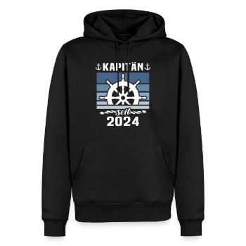 Kapitän 2024 Bootsführerschein - Männer Premium Bio Hoodie - Schwarz - Vorne - Nico (187cm)