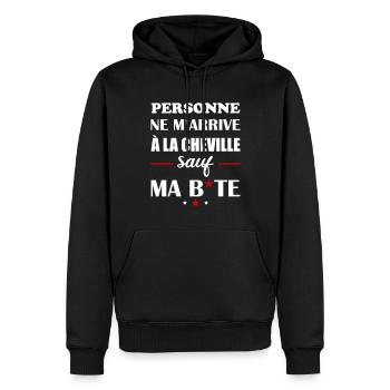 Personne ne m arrive à la cheville sauf ma b*te - Sweat à capuche Premium bio Homme - noir - Devant - Nico (187cm)