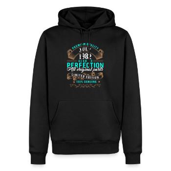 Juli 1982 - 40. Geburtstag Geschenk. Awesome. - Männer Premium Bio Hoodie - Schwarz - Vorne - Nico (187cm)