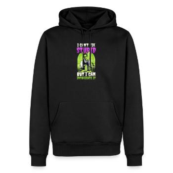 Halloween-Barkeeper, den ich berauschen kann - Männer Premium Bio Hoodie - Schwarz - Vorne - Nico (187cm)