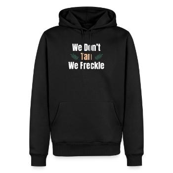 We don't tan, we freckles merrily - Men’s Premium Organic Hoodie - black - Front - Nico (187cm)