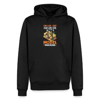 Modelleisenbahn nicht verloren, landschaftlich reizvolle Route - Männer Premium Bio Hoodie - Schwarz - Vorne - Nico (187cm)