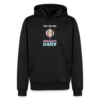 L&D-Krankenschwester vollbringt täglich Wunder - Männer Premium Bio Hoodie - Schwarz - Vorne - Nico (187cm)