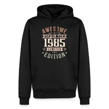 1985 September Geburtstag Geboren September 1985 - Männer Premium Bio Hoodie - Schwarz - Vorne - Nico (187cm)