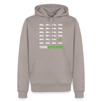Think Different - Vélo, protection de l'environnement, climat - Sweat à capuche Premium bio Homme - taupe - Devant - Nico (187cm)