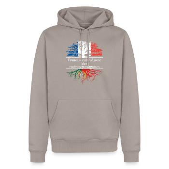 Français cultivé avec des racines portugaises - Sweat à capuche Premium bio Homme - taupe - Devant - Nico (187cm)