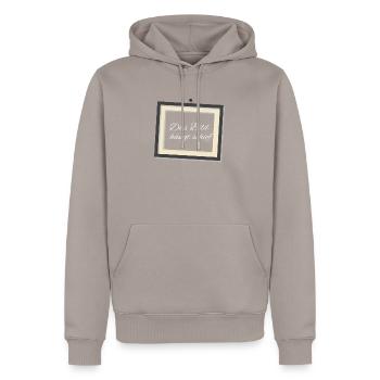 Das Bild hängt schief - Männer Premium Bio Hoodie - Taupe - Vorne - Nico (187cm)