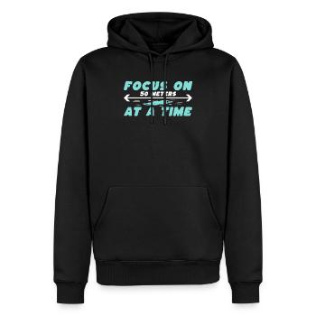 Concentrez-vous sur 50 mètres à la fois - Sweat à capuche Premium bio Homme - noir - Devant - Nico (187cm)