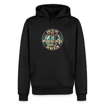 Awesome since 2013. Angel, Angler Geburtstag - Männer Premium Bio Hoodie - Schwarz - Vorne - Nico (187cm)