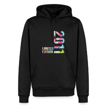 18 JAHRE 18. GEBURTSTAG LIMITED EDITION 2011 - Männer Premium Bio Hoodie - Schwarz - Vorne - Nico (187cm)