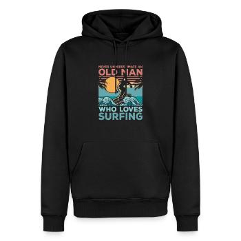Never Underestimate An Old Man Who Loves Surfing S - Männer Premium Bio Hoodie - Schwarz - Vorne - Nico (187cm)