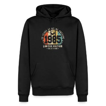 Original Geboren 1985 Authentisches Geschenk 1985 Bursdag - Männer Premium Bio Hoodie - Schwarz - Vorne - Nico (187cm)