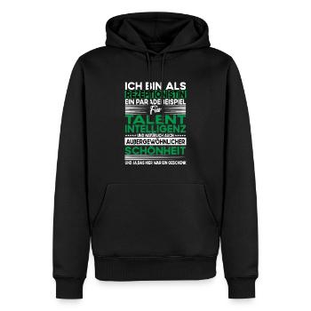 Rezeptionistin Bescheiden - Lustiger Spruch - Männer Premium Bio Hoodie - Schwarz - Vorne - Nico (187cm)